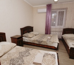 Четырёхместный номер Comfort с красивым видом из окна в Анапа Сити