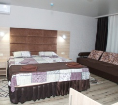 Стандартный улучшенный номер на третьем этаже в Золотая рыбка