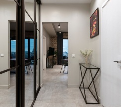 Апартамент с детской для 6-ти гостей с видом на город в Sv Loft Apart