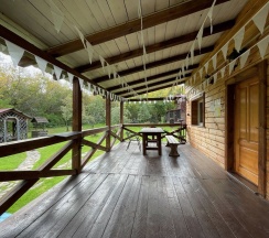 Апартаменты с отдельным входом и верандой в Ковчег