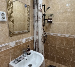 Стандартный трехместный номер собственной ванной комнатой в Кипарис