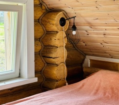 Семейный коттедж с красивым видом из окна в Ригола