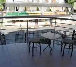 Пятиместный номер Standard с балконом в АлМар