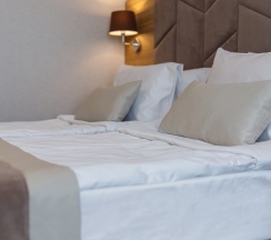 "Стандарт +"Стандартный трехместный номер с 2 отдельными кроватями и дополнительным местом в Диона