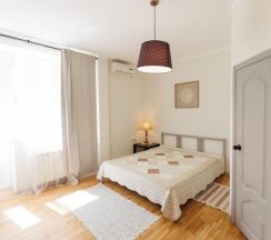 Коттедж с 6 комнатами с балконом и с красивым видом из окна в Дом пробуждения