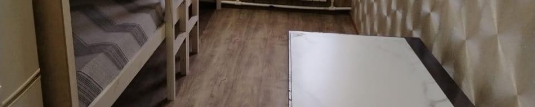 Кровать в 4-местном общем женском номере в Жара