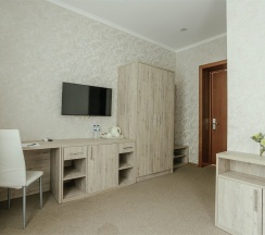 Стандарт улучшенный без балкона вид на парк в Кавказ