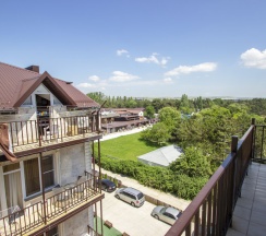 Четырёхместный номер Standard с балконом и с красивым видом из окна в Luxury house