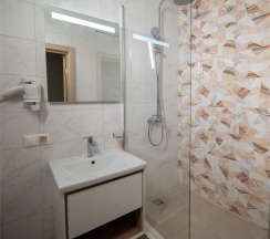 СТАНДАРТ (узкий) с 2-мя кроватями со ВСЕМИ удобствами. Новый номерной фонд в MaxxRoyal