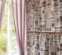 Кровать в общем номере с красивым видом из окна (общая ванная комната) в Рус-Семеновская