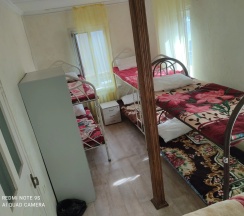 Кровать в общем номере в На Орманова