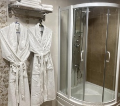 Номер люкс с 2 односпальными кроватями (403) в Гармония