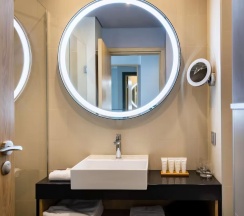 Номер улучшенный с 1 двуспальной кроватью в Radisson Hotel Gorizont Rostov-on-Don