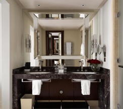 Номер Люкс Four Seasons Твин в Four Seasons Hotel Moscow