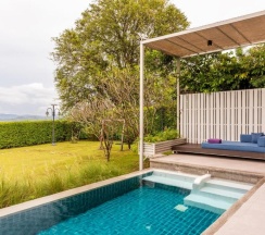 Двухместная вилла с видом на горы двуспальная кровать в The Private Pool Villas at Civilai Hill Khao Yai