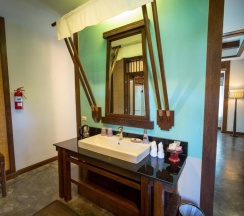 Двухместная вилла с 4 комнатами двуспальная кровать в Sibsan Resort & Spa Maeteang