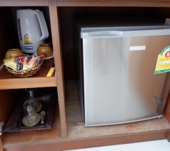 Двухместный номер Deluxe с видом на море двуспальная кровать в Отель Kata Beachwalk