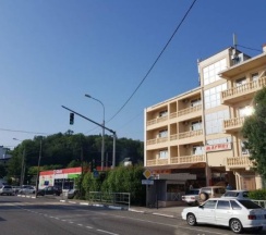 Трёхместный Стандарт вид в сад (с балконом) в Диана