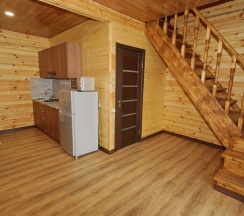 Коттедж с балконом и с красивым видом из окна в Диамант