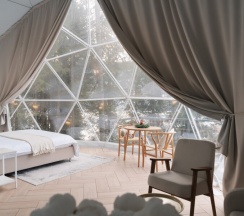 Купол двухуровневый с видом на озеро и закат в Fusion Inn
