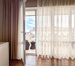 Двухкомнатный люкс в Милана