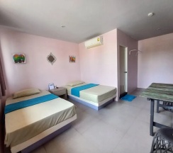 Двухместный номер Deluxe с видом на город 2 отдельные кровати в In Phuket House