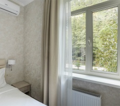 Семейный двухкомнатный без балкона вид на парк в Кавказ