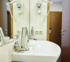 Economy Frame в The Bridge hotel