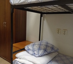 Кровать в общем номере в Очаг