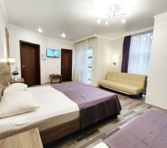 Семейный номер Superior с балконом и с красивым видом из окна в Camelia