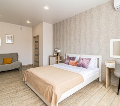 Апартаменты улучшенные Октябрьская 181/2 в Gallery Apartments (Гэлари Апартментс)
