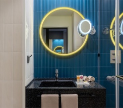 Номер улучшенный с 1 двуспальной кроватью с видом на город в Hyatt Place Ekaterinburg