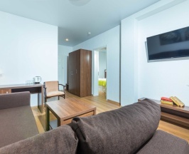 Люкс с балконом в Sea breeze resort