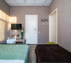 Твин в Room room