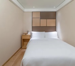 Двухместный номер без окна (двуспальная кровать) в JI Hotel Lujiazui Babaiban