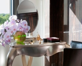 Двухместный люкс The Blue двуспальная кровать в Four Seasons Hotel London at Park Lane