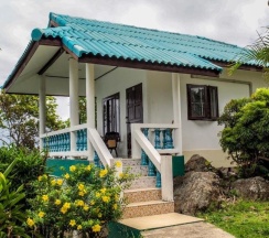 Бунгало с видом на море в Dragon Hut Resort