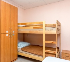 Кровать в 10-местном общем номере в Best Friends