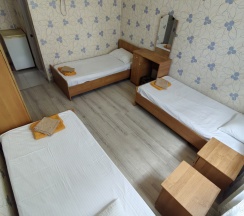 Трёхместный номер 3.3. в Море
