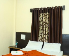 Двухместный номер Standard двуспальная кровать в Sai Madhavi Palace Hotel
