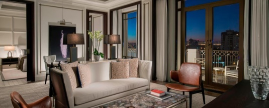 Двухместный люкс Ambassador c 1 комнатой с балконом двуспальная кровать в The St. Regis Astana
