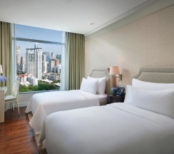 Двухместный полулюкс 2 отдельные кровати в Oriental Residence Bangkok