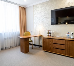 Двухместный люкс с видом на город двуспальная кровать в Reikartz Sky Алматы