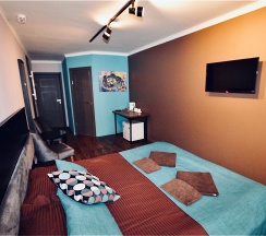 Улучшенный номер с двумя раздельными кроватями с окном (Отель Мёд) в Мёд & Маяк