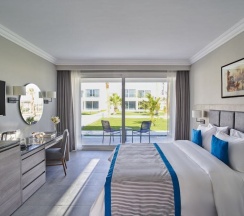 Двухместный номер Sports Area Standard с балконом двуспальная кровать в Maritim Jolie Ville Resort & Casino Sharm El Sheikh
