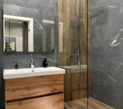 Двухместные апартаменты Superior с балконом (двуспальная кровать) в Квартира Бизнес Класса Комфортная и Удобная от ДимДом