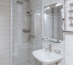 Четырёхместный номер Standard с балконом в L-hotel