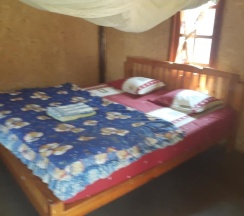 Бунгало с видом на воду в Family Huts