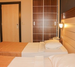 Двухместный люкс двуспальная кровать в Hawaii Suite Beach Hotel