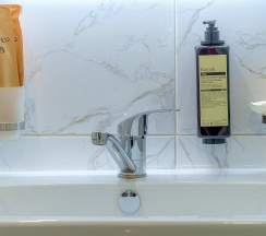 Люкс с одной большой или двумя односпальными кроватями в Энергетик